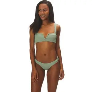 L Space Ridin High Lee Lee Bikini Top Floral bikini, Feminine, Summer style, Trendy