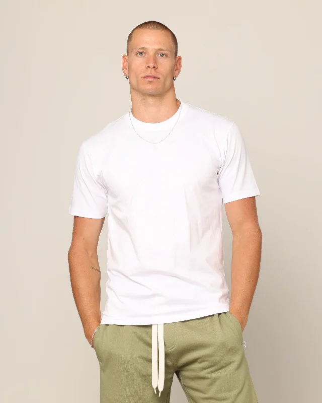 Carré Blanc Form T-Shirt White-- Fitted T-Shirt Seamless Stretchy
