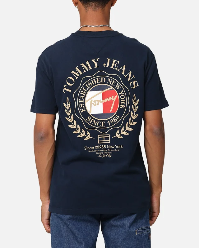 Tommy Jeans TJM Prep Explorer Luxe T-Shirt Dark Night Navy-- Graphic T-Shirt Round Neck Polyester
