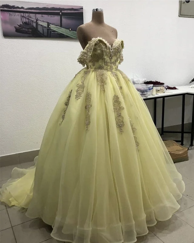 Tulle Off Shoulder Ball Gown Lace Embroidery Quinceanera Dresses Tunics Winter warm
