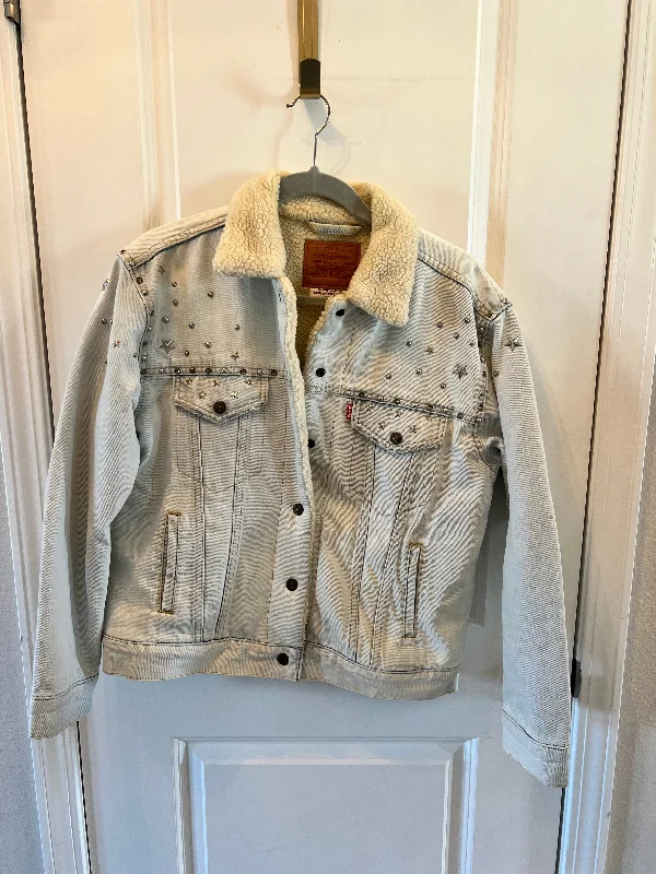 Levi’s Ex-Boyfriend Sherpa Jean Trucker Jacket Studded Women’s Size Medium Light Wash