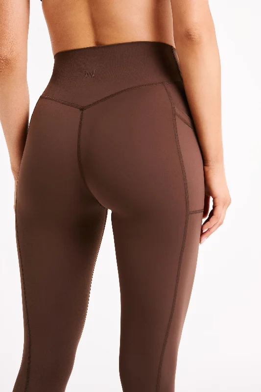 Briar V Back Leggings With Pockets - Dark Chocolate