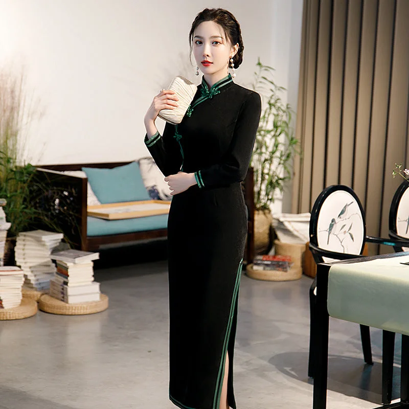 Elegant Long Sleeve Velvet Cheongsam Full Length Mother Dress